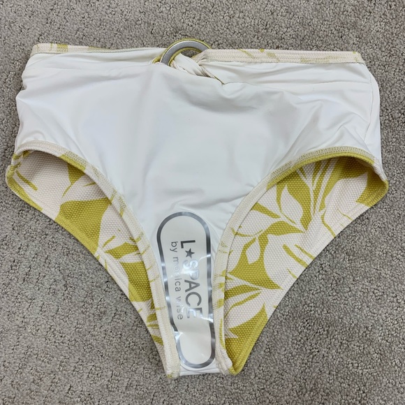 L SPACE bottoms - Picture 4 of 4